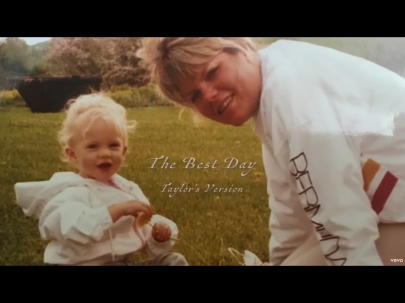 Baby Taylor Swift and her mother