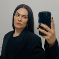 Jessie J mirror selfie