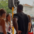 Siya Kolisi chatting with fans in Cape Town